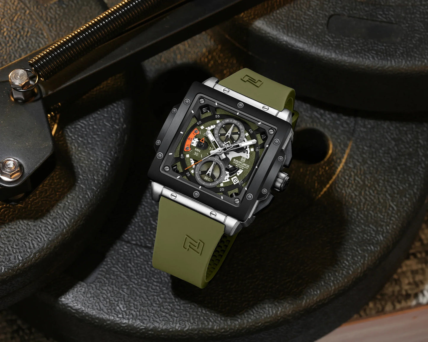 NAVIFORCE 8064-Luxury Quartz Watch for Men.