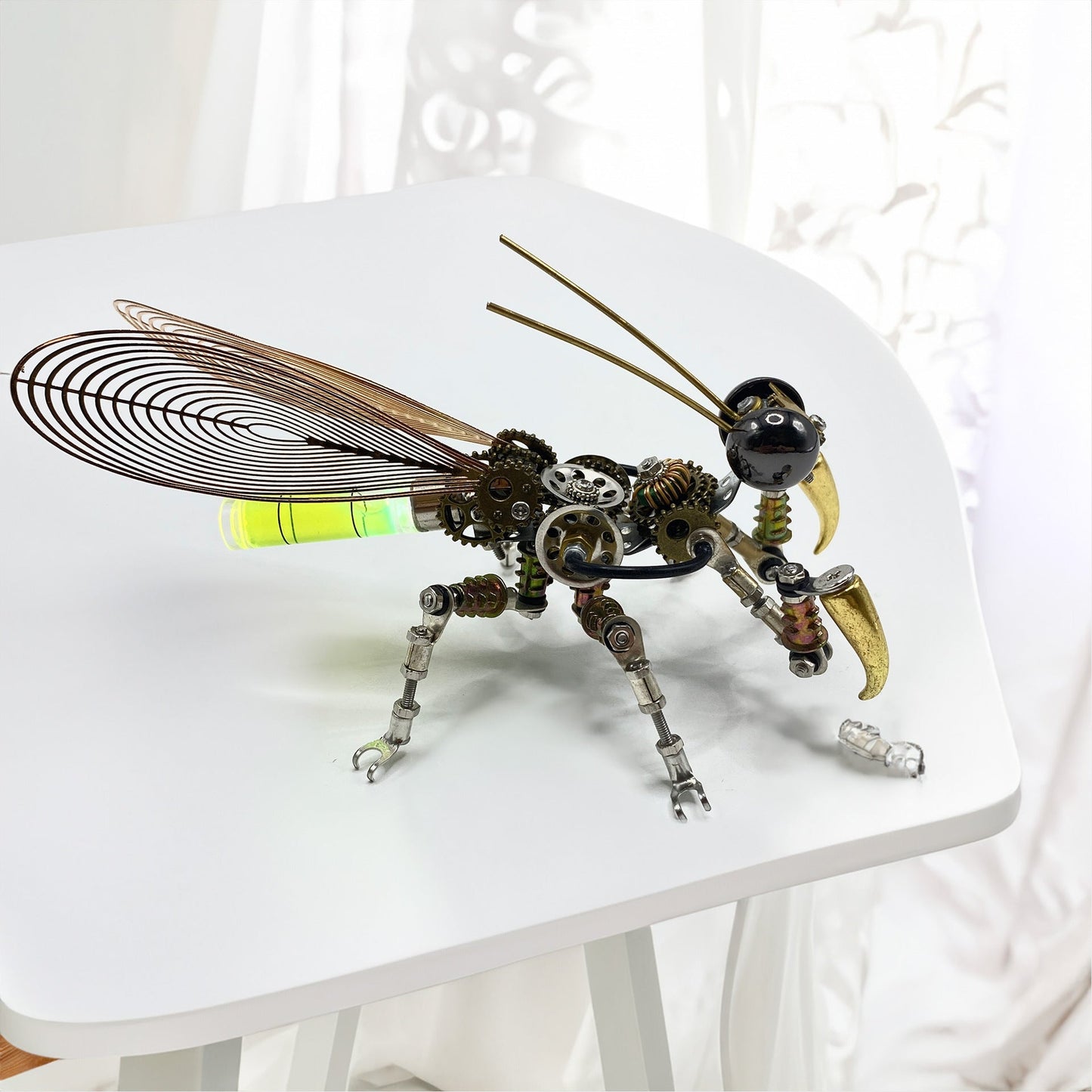 3D Metal Puzzles - Glowing Mantis